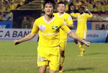 SLNA 6-1 QNK.QN: Công Vinh lập công, SLNA thắng đậm