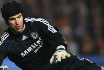 Video bóng đá: Pha xử lý ngẫu hứng của thủ thành Cech