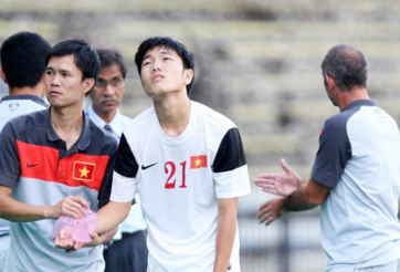 Thủ lĩnh U19 Việt Nam nói về ‘năm không đáng nhớ’