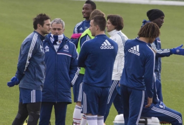 Tin chuyển nhượng: Mata không tập cùng Chelsea