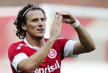 Tin chuyển nhượng: Diego Forlan sắp tới châu Á chơi bóng