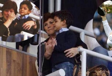 Mẹ CR7 cảm động rơi lệ trong lễ vinh danh Quả Bóng Vàng