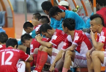 Cầu thủ Việt: 'Thưởng ít, Tết này phải xin tiền mẹ'