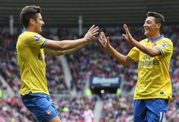 Video bóng đá: Màn trình diễn ấn tượng của bộ đôi Oezil và Ramsey