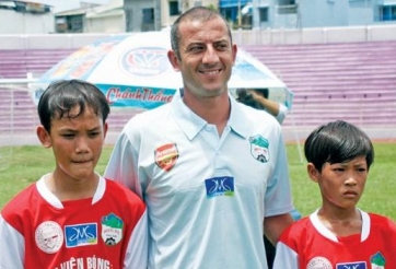 Bố Giôm phố Núi và giai thoại đuổi bầu Đức khỏi sân