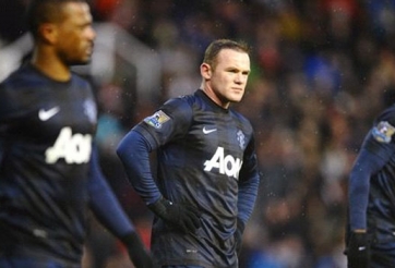 Stoke City 2-1 Manchester United: Mata & Van Persie không thể giúp Quỷ đỏ khỏi sa lầy