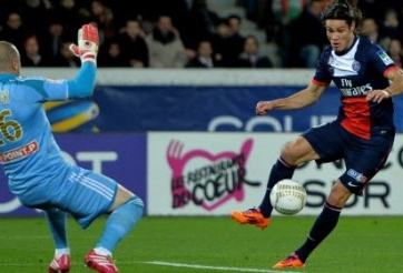 Video bóng đá: Cavani lừa bóng điệu nghệ như Rô béo