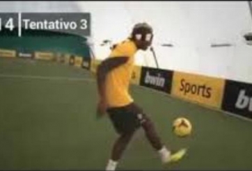 Video bóng đá: Pogba bịt mắt tâng bóng điệu nghệ