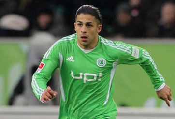 Chelsea tính chi 10 triệu bảng cho “Ashley Cole mới”