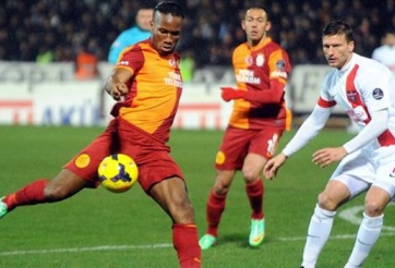 Drogba phủ nhận sẽ sang Mỹ chơi bóng