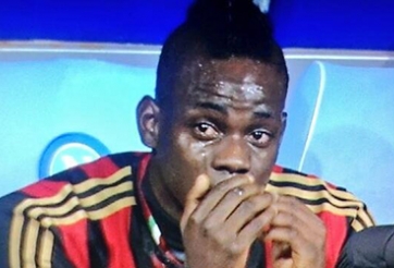 Balotelli của AC Milan bị phân biệt chủng tộc: Napoli phủ nhận