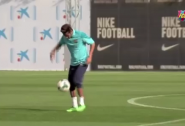 Video bóng đá: Neymar phô diễn kỹ thuật trên sân tập