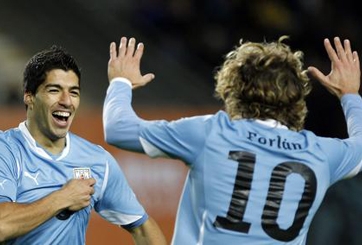 'Suarez là anh hùng của Uruguay'