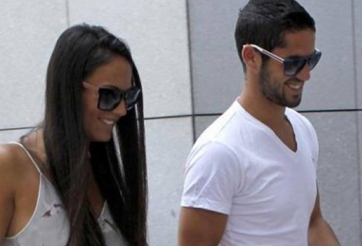 Isco nhận quà Valentine sớm từ bạn gái Calderon