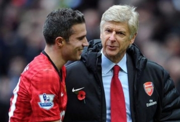 HLV Wenger lần đầu lên tiếng việc van Persie trở lại Arsenal