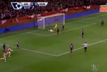 Video bóng đá: Giroud đòi penalty cho Arsenal
