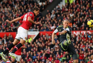 Bị phế ở M.U, Chicharito 'cầu cứu' Arsenal