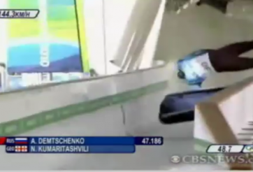 Video thể thao: Tai nạn kinh hoàng ở môn thể thao trượt lòng máng