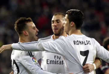 Cristiano Ronaldo được dịp 'phổng mũi' vì đồng đội