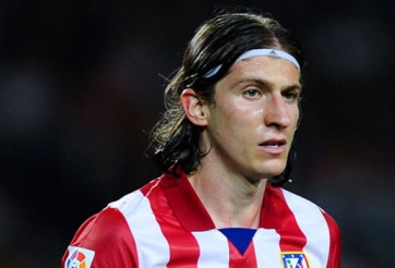 Man United nhắm sao Atletico thay thế Evra