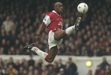 Huyền thoại Arsenal tư vấn cho đội bóng cũ