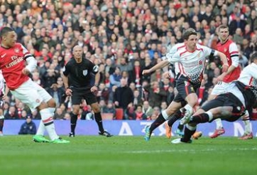 VIDEO: Những pha 'đốn giò' Arsenal vs Liverpool