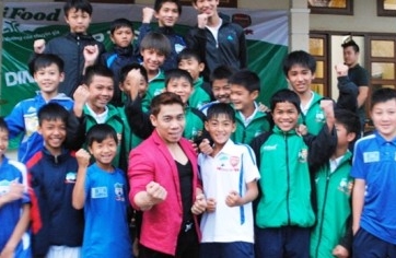 U19 VN được lực sĩ Phạm Văn Mách truyền dạy kinh nghiệm