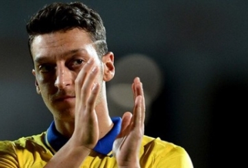 Philipp Lahm lo sợ Ozil sẽ khiến Bayern Munich ôm hận