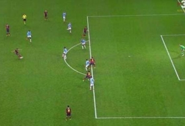 Video bóng đá: Những quyết định gây tranh cãi của trọng tài trận Man City - Barca