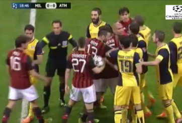 Video bóng đá: Tình huống cầu thủ Milan - Atletico không giữ được bình tĩnh