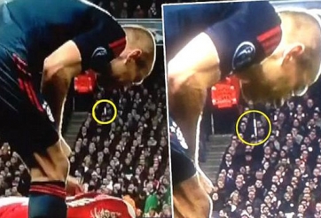 Robben lên tiếng về nghi án nhổ nước miếng vào Sagna