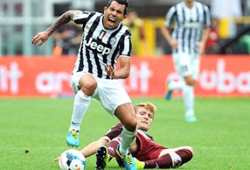 Ciro Immobile đối đầu Carlos Tevez: Thù hận từ cái mắt cá chân