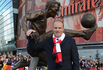 Huyền thoại Dennis Bergkamp được dựng tượng ở Emirates