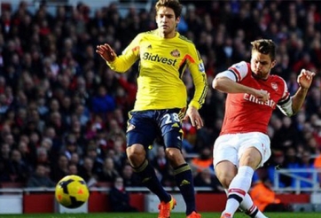 Giroud trở lại, Arsenal thắng dễ Sunderland