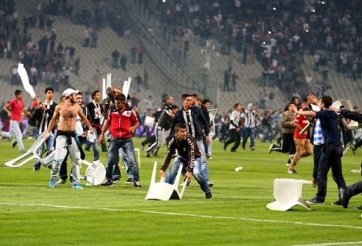 Hỗn chiến kinh hoàng trước trận đấu của Drogba