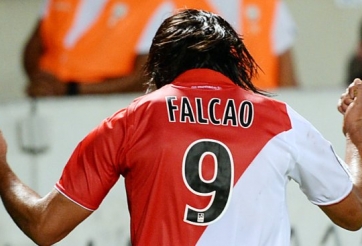 HLV Mourinho muốn đưa Falcao về Chelsea