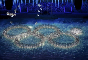 Ngỡ ngàng nước Nga: Tái hiện sự cố 5 vòng tròn Olympic ở lễ bế mạc