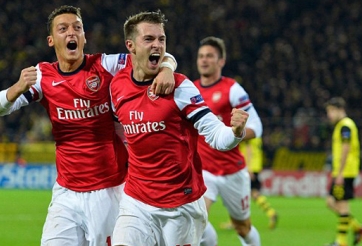 CĐV Stoke City đe dọa sẽ đánh gãy giò sao Arsenal