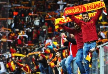 CĐV Chelsea bị hành hung ở Thổ Nhĩ Kỳ