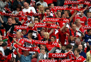 Man Utd “ép” khán giả phải mua vé trận Olympiakos