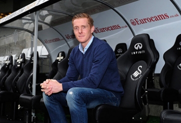 HLV Swansea: Áp lực thuộc về Napoli