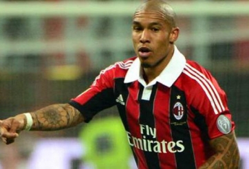 De Jong không quan tâm tới lời mời của Liverpool