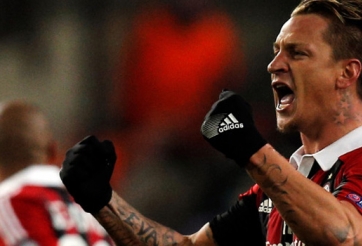 Man United bất ngờ muốn có Philippe Mexes