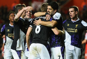 Suarez 'giải hạn', Liverpool vượt mặt Arsenal