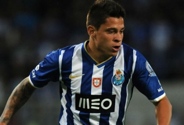 Chelsea nhập cuộc đua giành sao trẻ Juan Iturbe