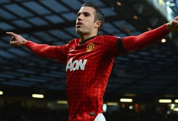 Man United có nên bán van Persie?