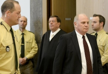 Chủ tịch Bayern Munich nhận tội trốn thuế