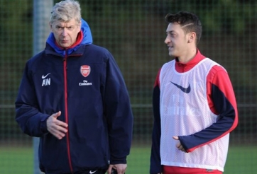 HLV Arsene Wenger khẳng định vị trí cho Ozil