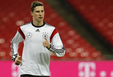 Sau Arsenal, Man Utd cũng hứng thú với Julian Draxle