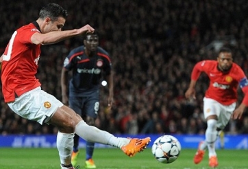 Video bóng đá: Màn trình diễn ấn tượng của van Persie trước Olympiakos